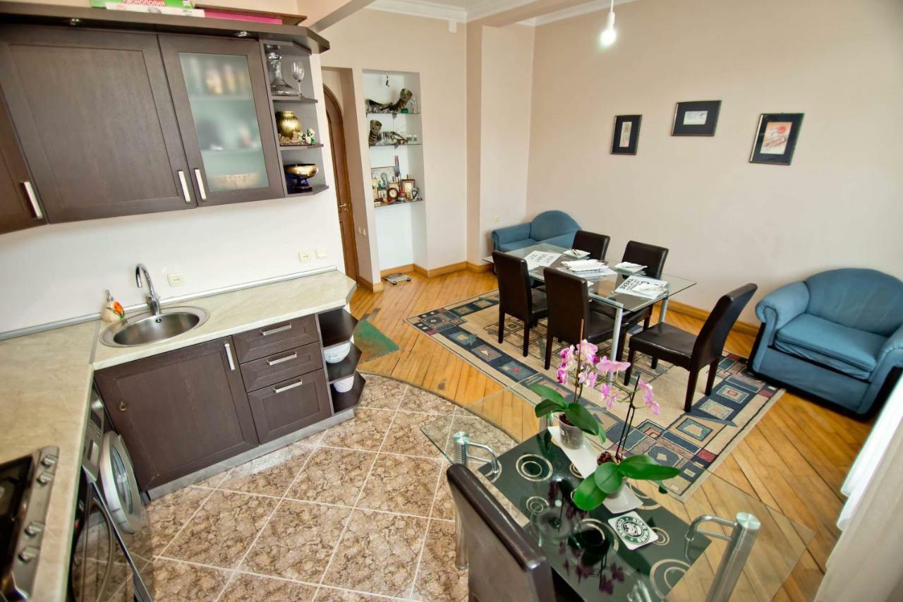 Apartment On Gorgiladze 25 Batumi Eksteriør bilde