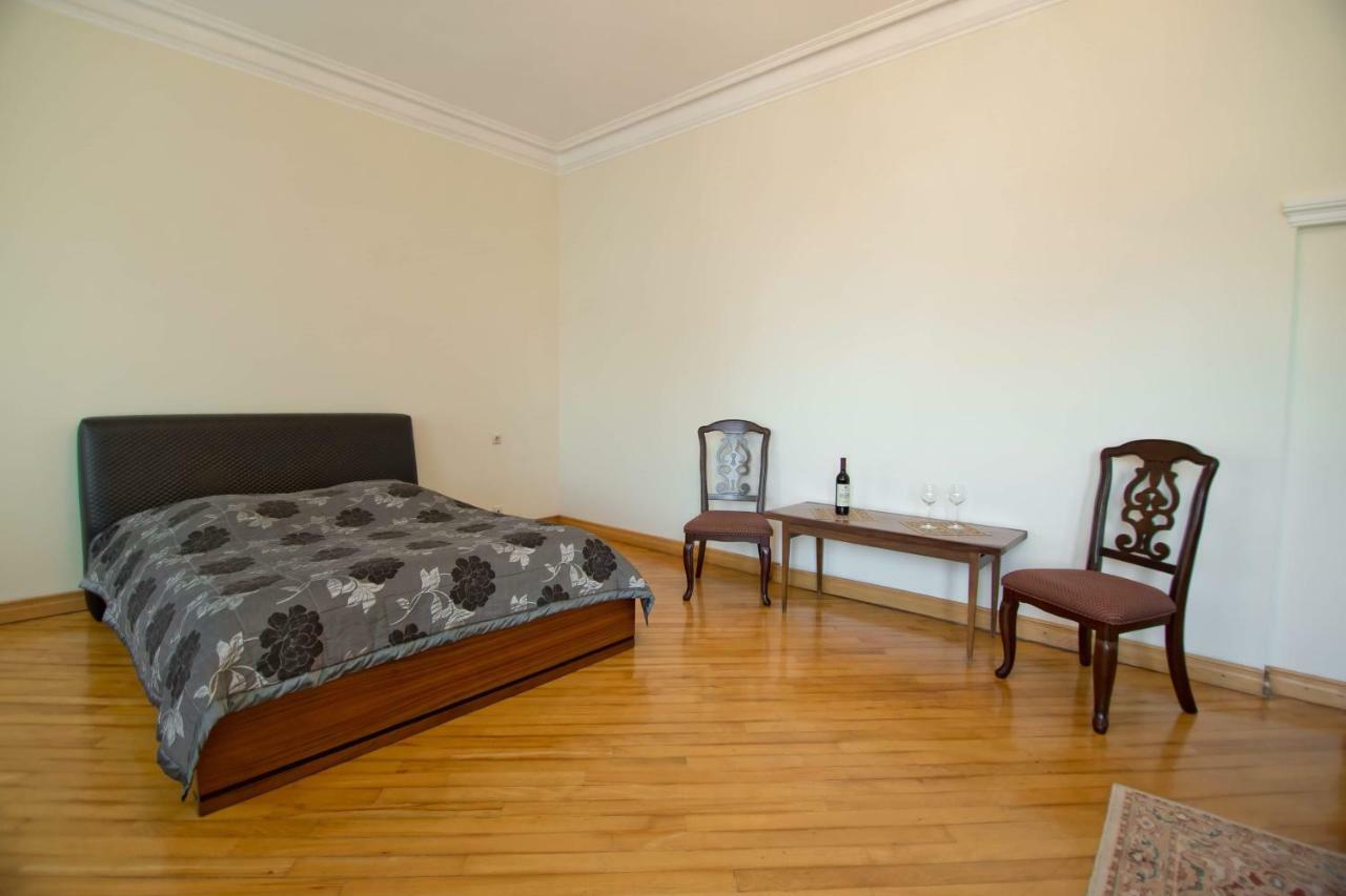 Apartment On Gorgiladze 25 Batumi Eksteriør bilde