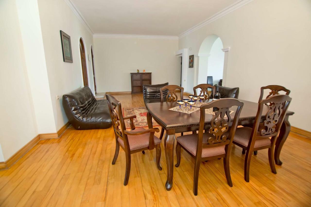 Apartment On Gorgiladze 25 Batumi Eksteriør bilde