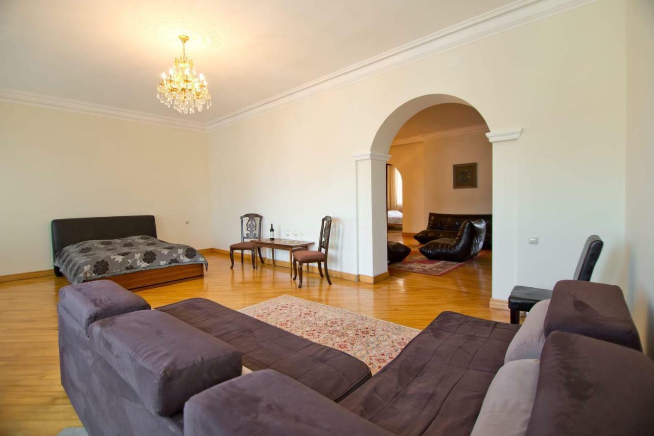 Apartment On Gorgiladze 25 Batumi Eksteriør bilde